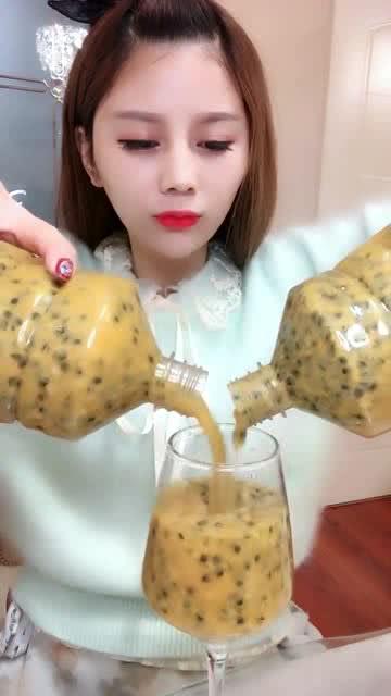 吃货主播吃八月瓜,吃货主播带你领略独特美味之旅