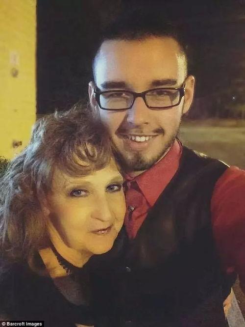 77岁吃瓜老太,揭秘晚年生活的趣味与智慧