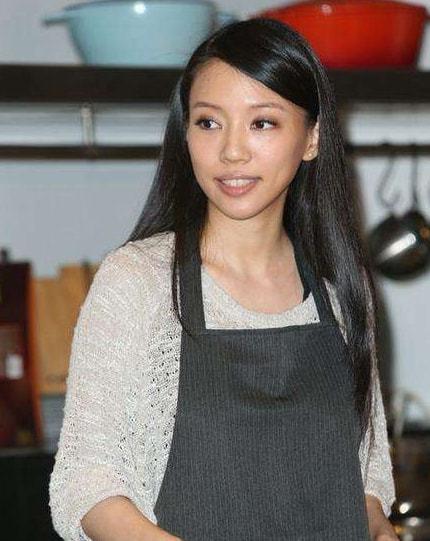 李靓蕾回应吃瓜