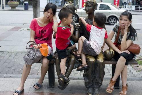 吃瓜女的被打,真相与反思