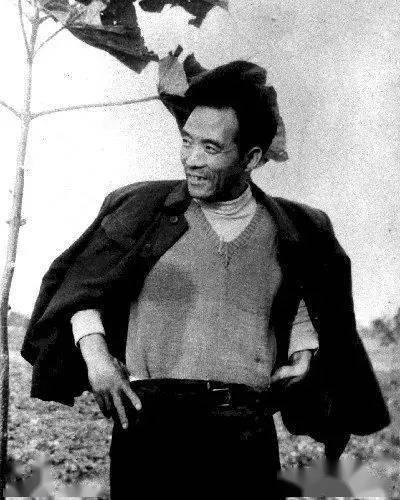 焦裕禄吃瓜,吃瓜为民情，一心为民公仆心